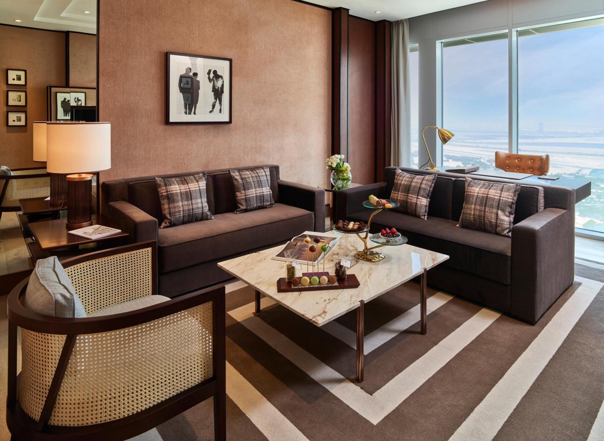 Waldorf Astoria Dubai International Financial Centre Ξενοδοχείο Εξωτερικό φωτογραφία A living room at the Ritz-Carlton, DIFC